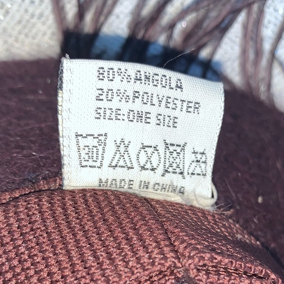 Cheveux Angola blend hat with feather trim. - Picture 3 of 7